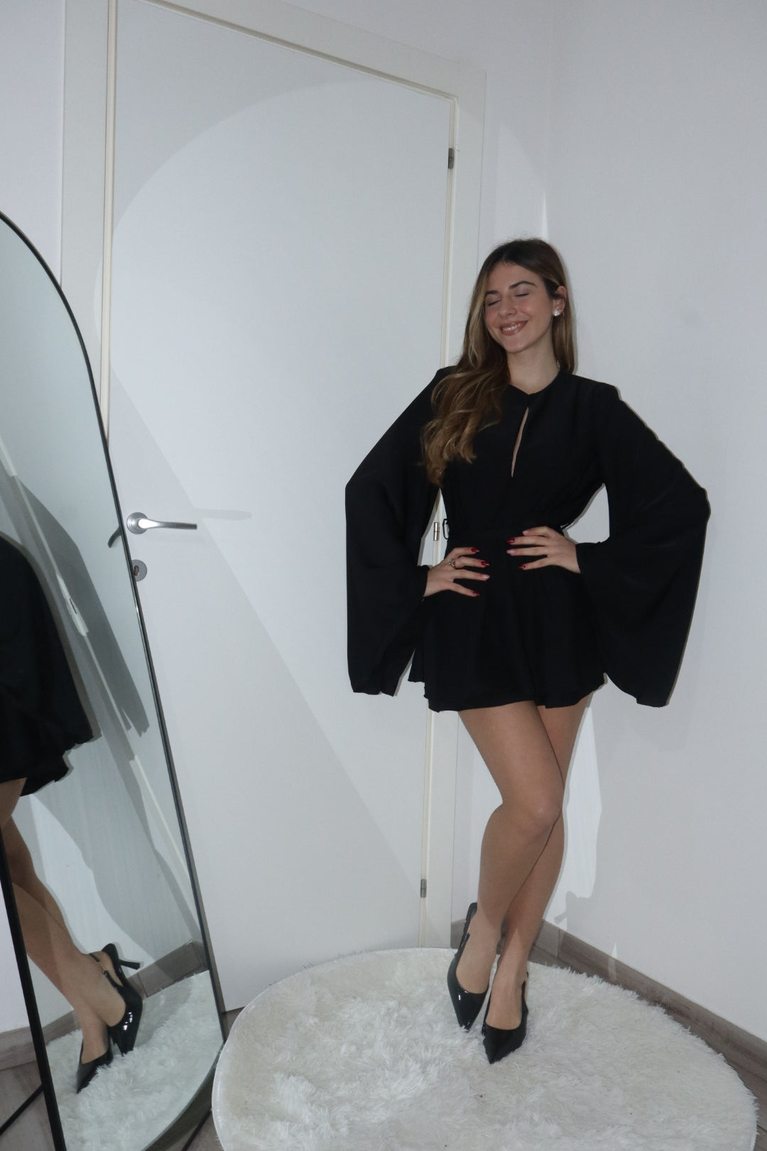 Tacchi décolleté lucidi con dettaglio oro