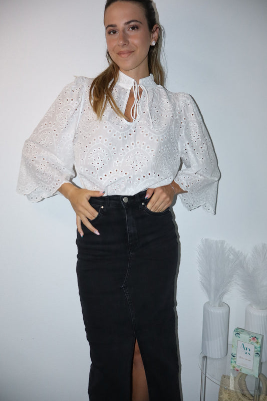 Blusa in sangallo “coreana”