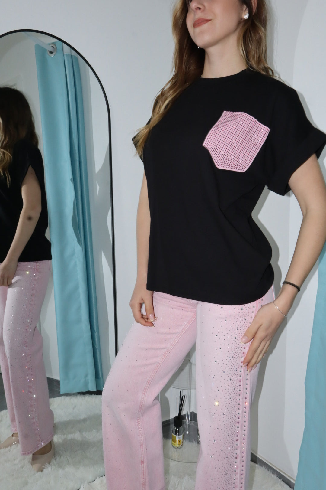 T-shirt con tasca brillantinata (vari colori)