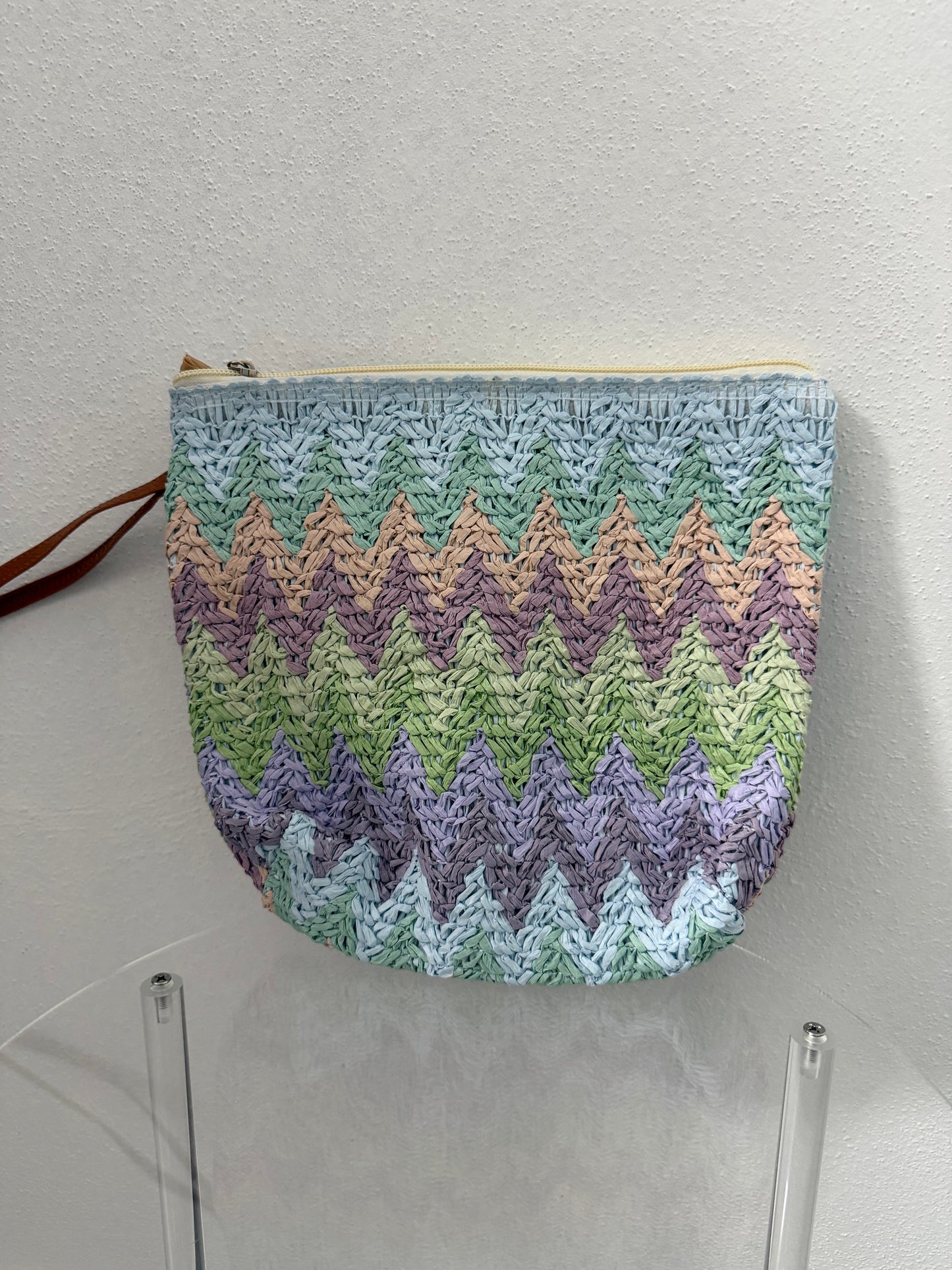 Pochette effetto paglia colorate