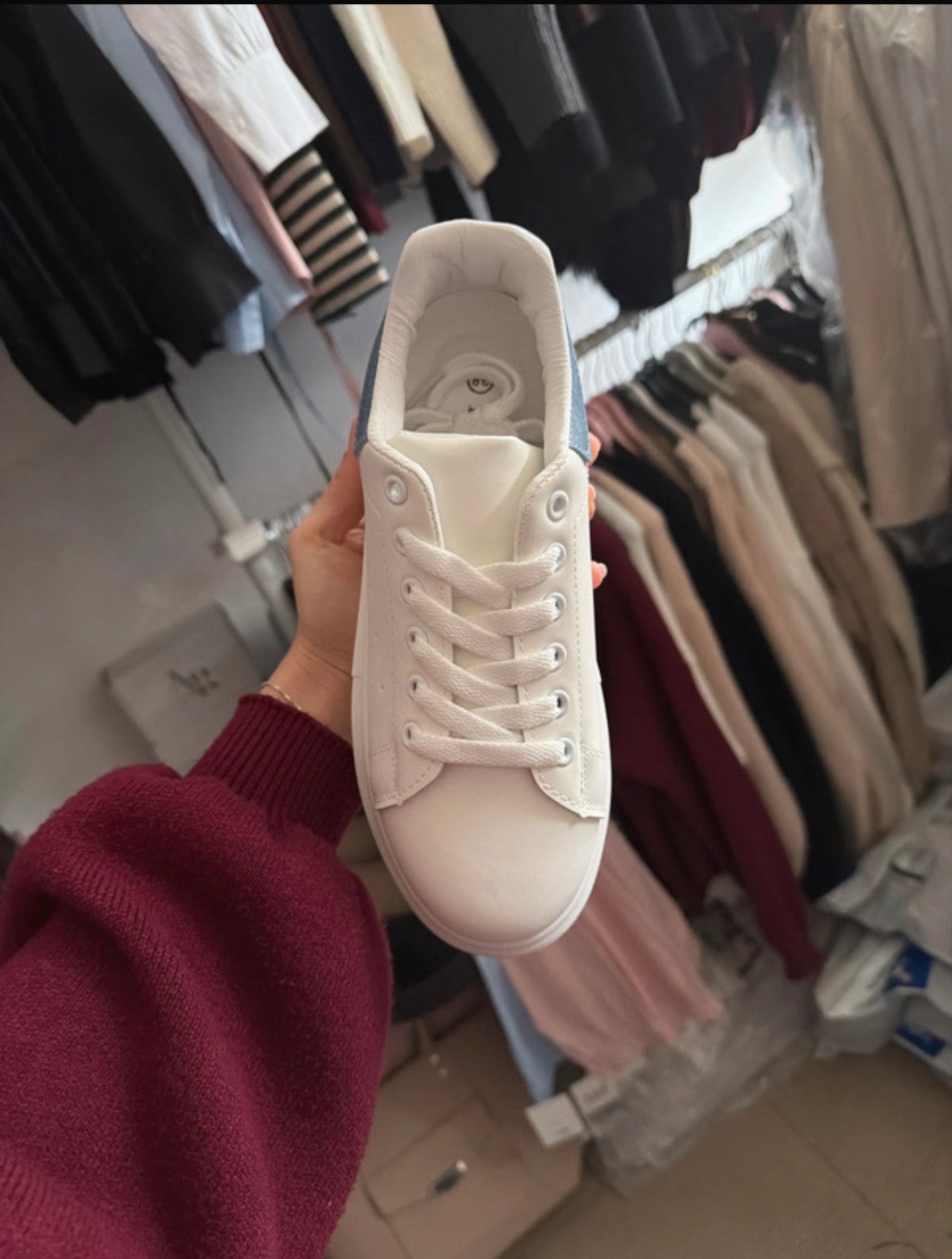 Sneakers Donna Bianche con Dettaglio Denim e Suola Platform