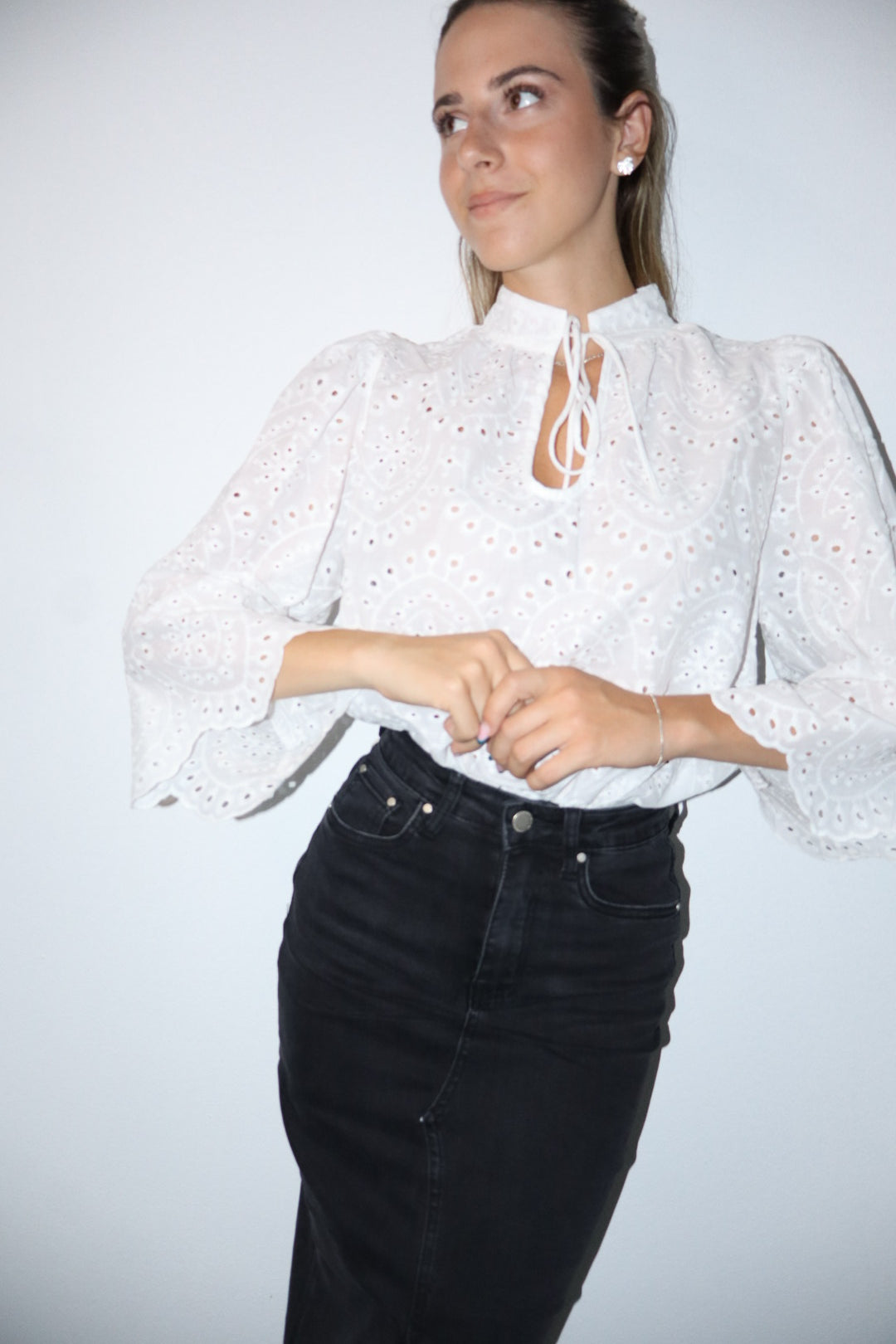 Blusa in sangallo “coreana”