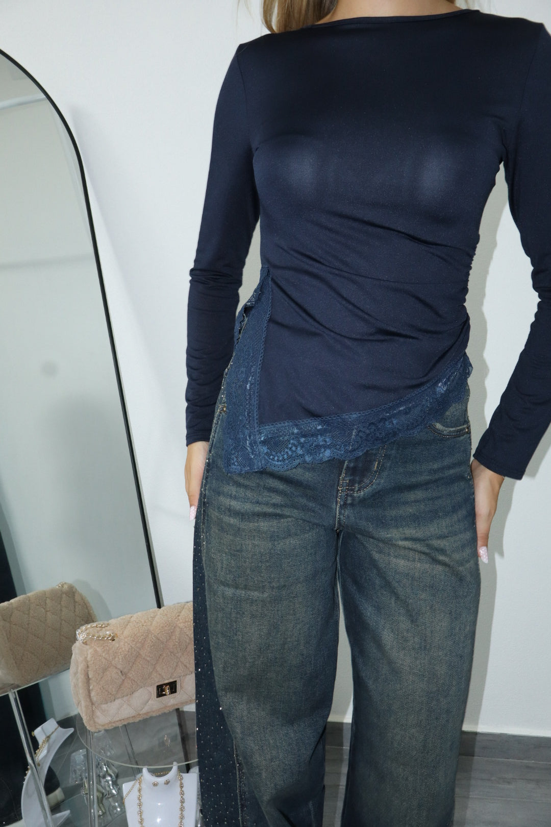 Maglia asimmetrica basic con pizzo