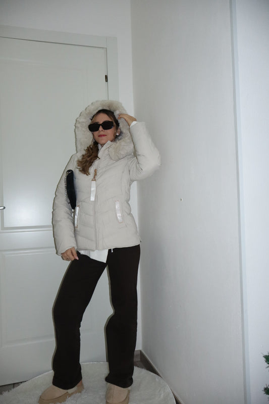 Cappotto “alaska glow” avorio chiaro con cappuccio (consiglio 1 taglia in più)