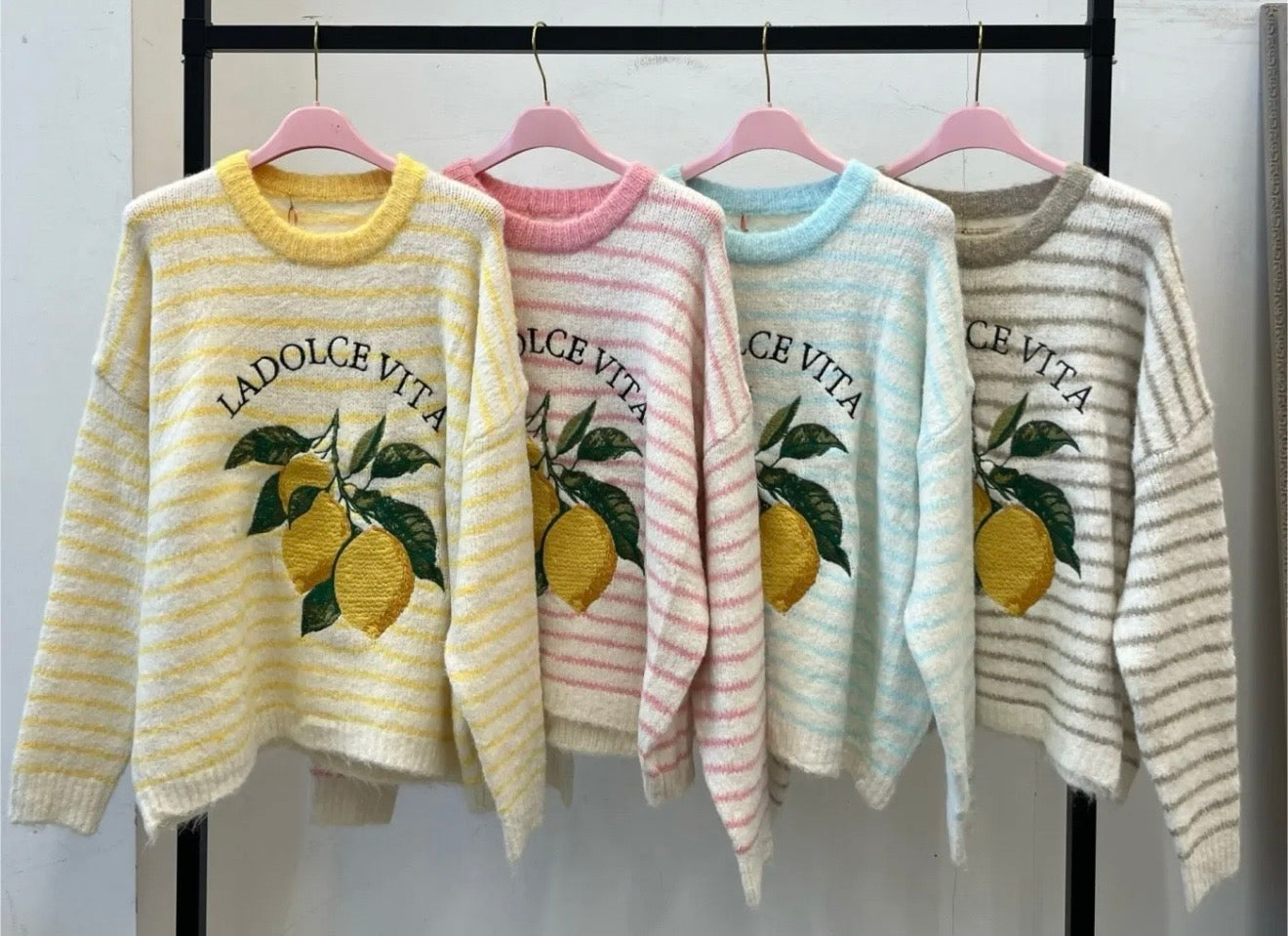 Pull dolcevita con limoni