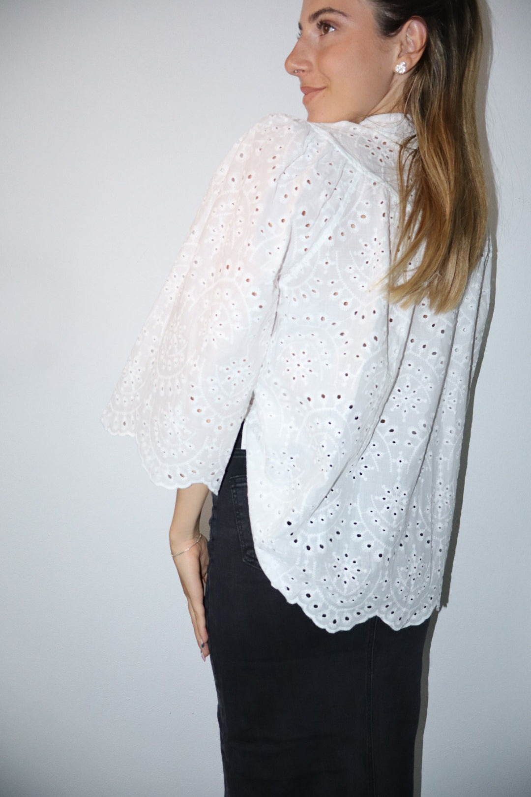 Blusa in sangallo “coreana”