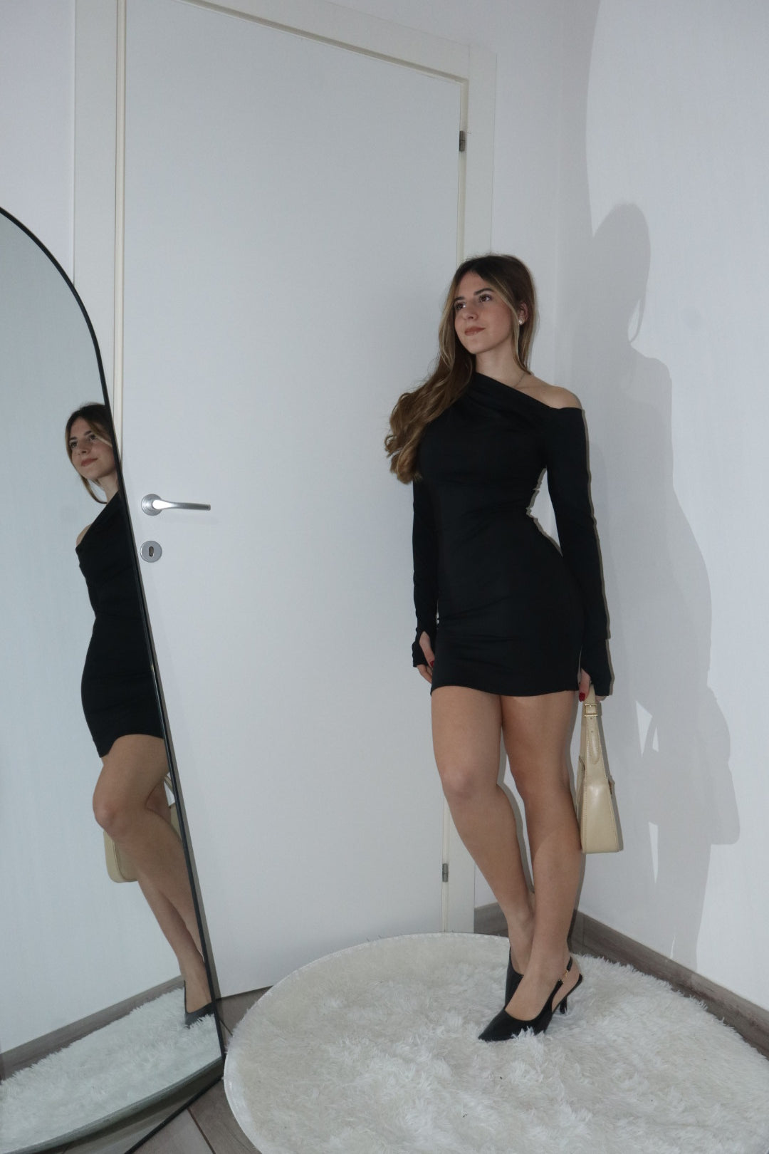 Mini dress kyle assimetrico manica lunga(vari colori)