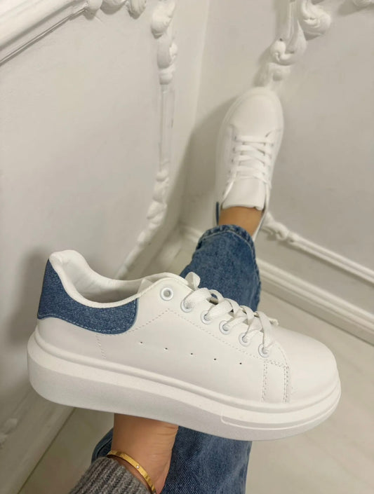Sneakers Donna Bianche con Dettaglio Denim e Suola Platform