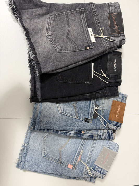 Pantaloncino denim modello